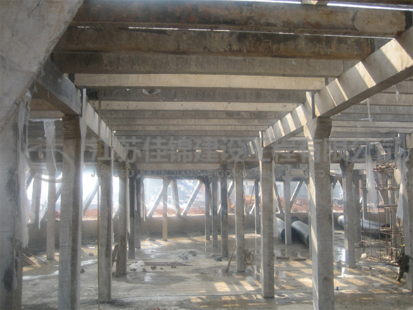 冷却塔淋水装置吊装